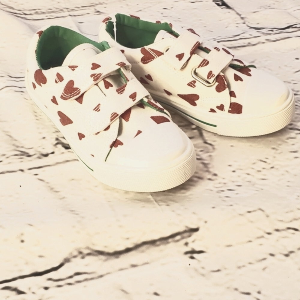 KomforMe Toddler Girls Shoes Size 10. New without tags.